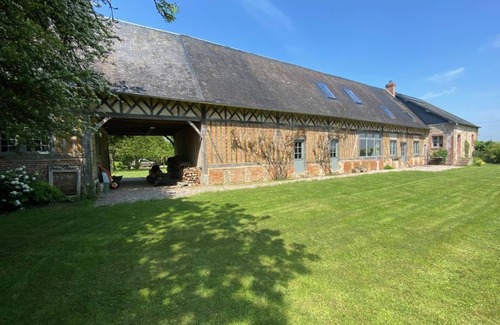 Meulles House | Charming half-timbered ancient barn in Normandy