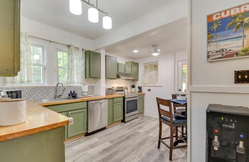 Hampton House | Charming Hampton Home about 7 Mi to Buckroe Beach!