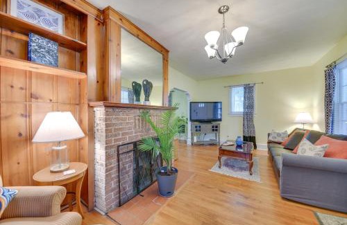 Hampton House | Charming Hampton Home about 7 Mi to Buckroe Beach!