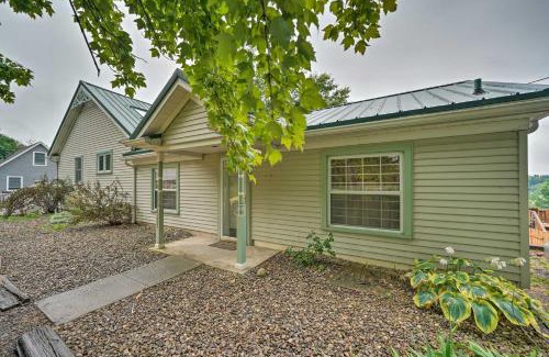 Lisbon House | Charming Hanoverton Cottage on Guilford Lake!