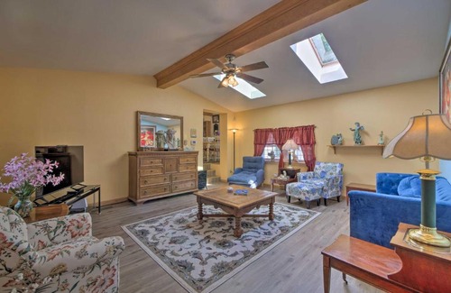 Lisbon House | Charming Hanoverton Cottage on Guilford Lake!