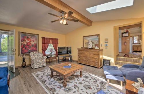 Lisbon House | Charming Hanoverton Cottage on Guilford Lake!