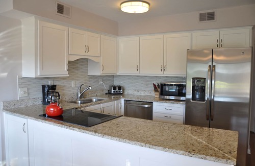 Sea Pines House | Charming Harbour Town Home - Walk to Harbor, Pool, Golf with 2 King/2 Queen