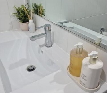 Castle Hill House | Charming Haven, peaceful stay