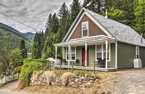 Mullan House | Charming haven - Walk to Town< 8 miles to skiing!