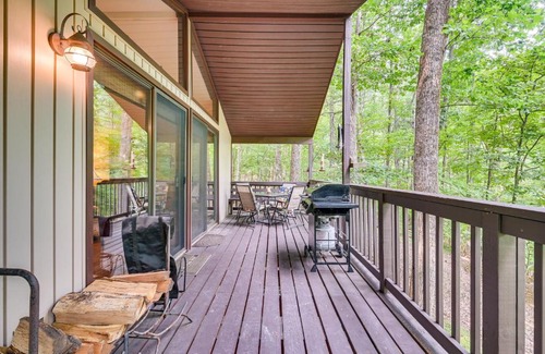 The Woods House | Charming Hedgesville Retreat with Deck and Fireplace!