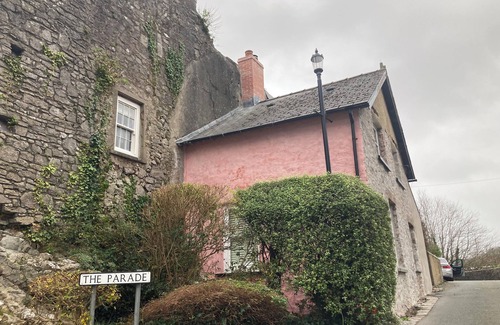 Pembroke Cottage | Charming Heritage Cottage , uniquely built to Town wall , views Pembroke castle