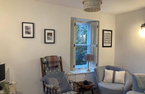 Pembroke Cottage | Charming Heritage Cottage , uniquely built to Town wall , views Pembroke castle