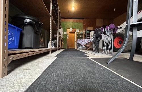 Campbell River Apartment | Charming Hidden Gem- Ocean View and Marina