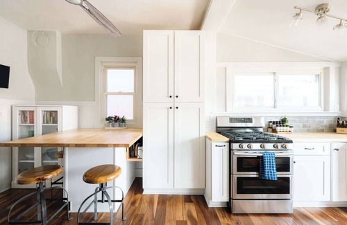 West Highland House | Charming Highlands Cottage - Walk to Shops & Eats