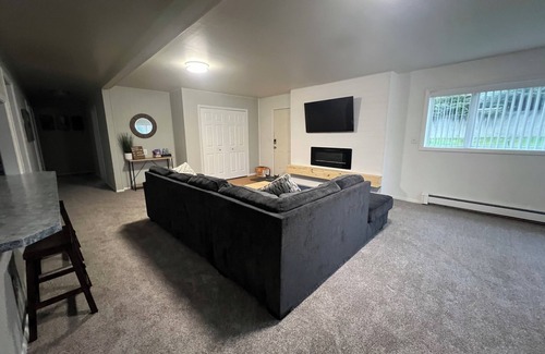Eagle River Condo | Charming hillside duplex with plenty of space