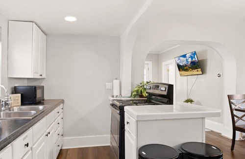 Glenwood Springs House | Charming, Historic! Walking Distance to Town!