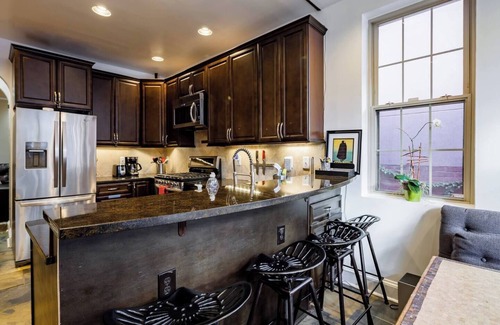 Capitol Hill House | Charming Historic Capitol Hill Row Home w/parking - perfect location