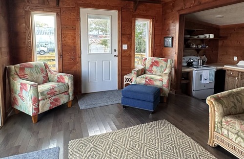 Atlantic Cottage | Charming historic cottage with private waterfront on Core Sound.