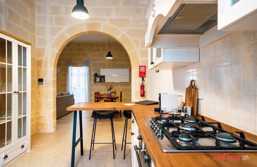 Senglea House | Charming Historic Home With Rooftop Views