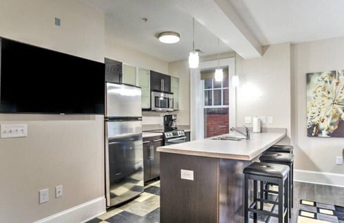 Charlotte Street Condo | Charming Historic King James Building# 10