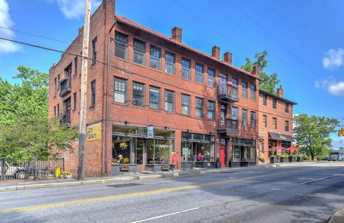 Charlotte Street Condo | Charming Historic King James Building# 10