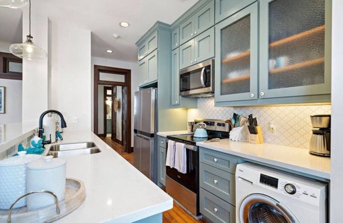 Galveston Apartment | Charming Historic Loft, 3 Blocks from The Strand