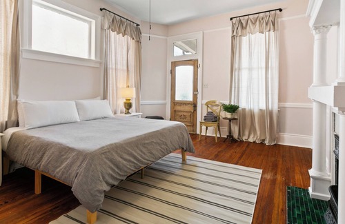 Faubourg Livaudais Apartment | Charming historic New Orleans apartment in the Garden District