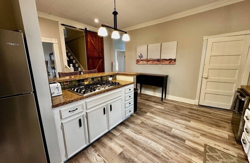 Pflugerville House | Charming, historic house in Downtown Pflugerville. Pet-friendly!