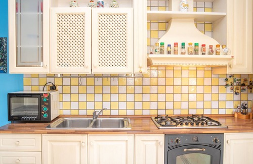 La Caletta Apartment | Charming Holiday Apartment with Balcony and TV
