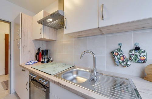 Eck Apartment | Charming Holiday Apartment “Ried Inzell” with Mountain View & Wi-Fi; Parking Available