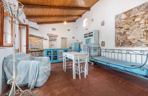 Carloforte House | Charming Holiday Home “Dimora tipica Carlofortina” with Sea View, Mountain View & Terrace