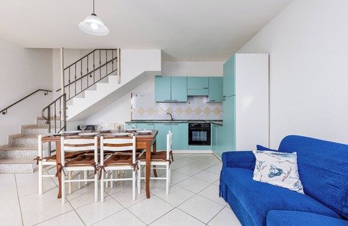 Tanaunella House | Charming Holiday Home Tanaunella appartamento 2 with Ventilators, Balcony, Terraces & Sea View; Parking Available, Pets Allowed
