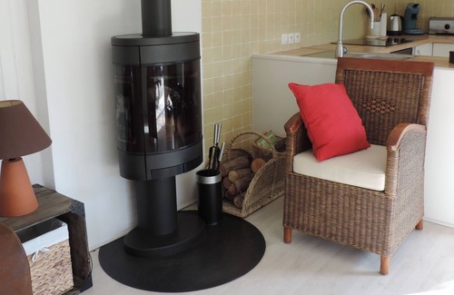 Olargues House | Charming holiday home with large swimming pool, nestled in a mature garden.