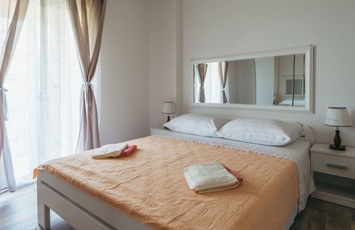 Prolozac House | Charming Holiday Home in Grubine with Pool