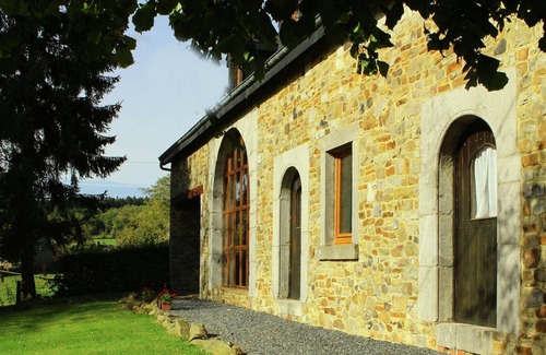 Halleux House | Charming Holiday Home in Halleux with Garden