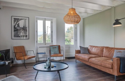 Rouzede House | Charming holiday home in Rouzède with a private, heated swimming pool