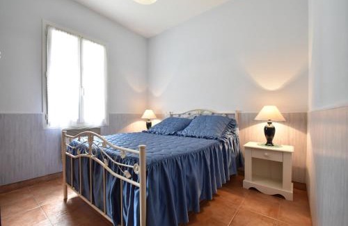 Faverolles House | Charming holiday home with pool and pond