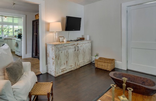 West Side Historic District Cottage | Charming Home < 2 Mi to Downtown Hendersonville!