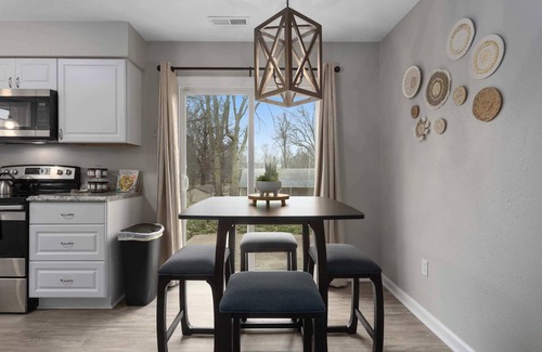 Blue Springs House | Charming Home|3 KingBeds|Family Fun