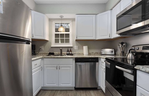 Blue Springs House | Charming Home|3 KingBeds|Family Fun
