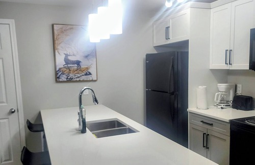 Regina House | Charming Home Away from Home - Perfect for Families