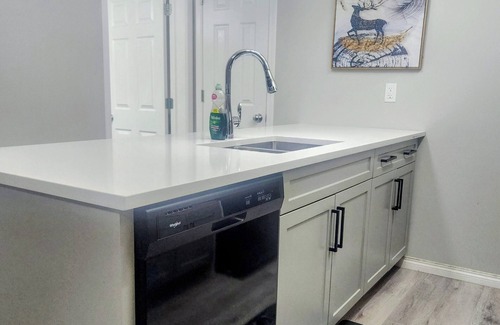 Regina House | Charming Home Away from Home - Perfect for Families