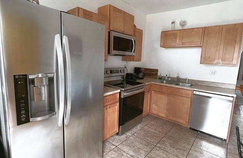 Southwest Garden House | Charming Home by The Hill- walking distance from Italian food district and park!