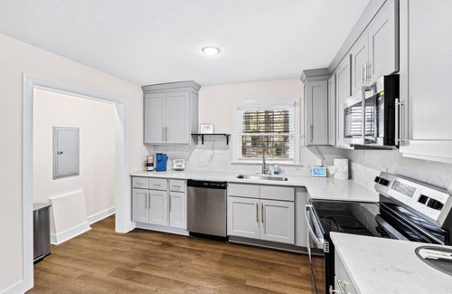 Rocky Mount House | Charming Home for 10 in Rocky Mount