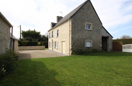 Fontenay-sur-Mer Cottage | Charming Home with Garden, Near Utah Beach - Sleeps 6, Pet-Friendly, High-Speed Internet