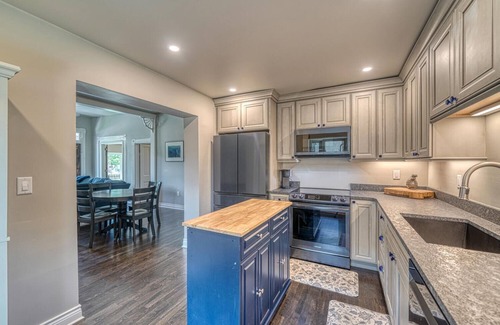 Salida House | Charming home in Downtown Salida on D st! Newly remodeled!