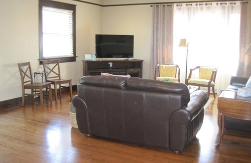 Canyon House | ♥ CHARMING HOME IN THE CENTER OF CANYON ♥ Walk to Downtown Square, WTAMU, & More