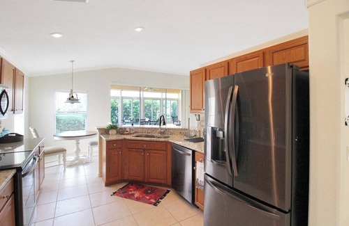 Wexford on the Green House | Charming Home In Wexford On The Green - Ibis Paradise