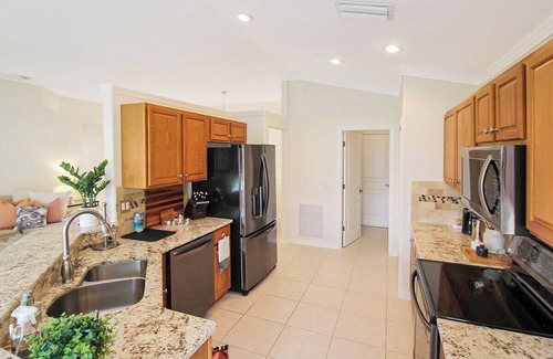 Wexford on the Green House | Charming Home In Wexford On The Green - Ibis Paradise