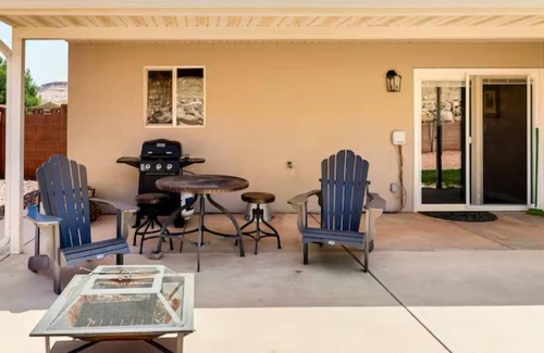 Toquerville House | Charming home, large yard, garage, quiet neighborhood!