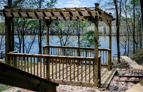 Bracey House | Charming Home, Main Lake, Great Views, Sunsets, Lake Gaston