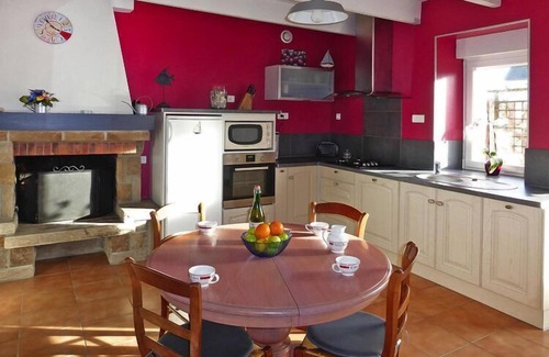 Cherrueix House | Charming Home near Mont St. Michel Bay