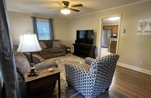 Johnson City House | Charming home near Downtown, Med Center and ETSU