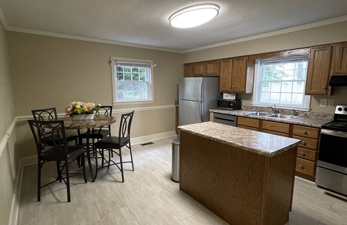 Johnson City House | Charming home near Downtown, Med Center and ETSU